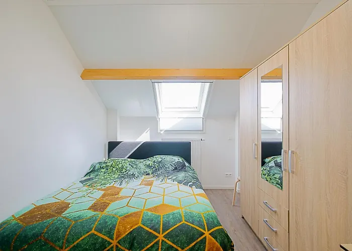 Groepsaccommodatie Eindeloos בית נופש *